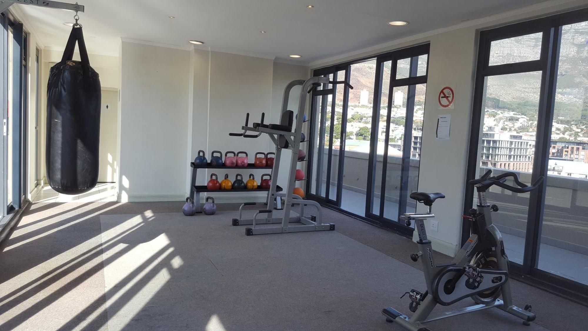 Apartment Four Seasons City Parkingpool Gym