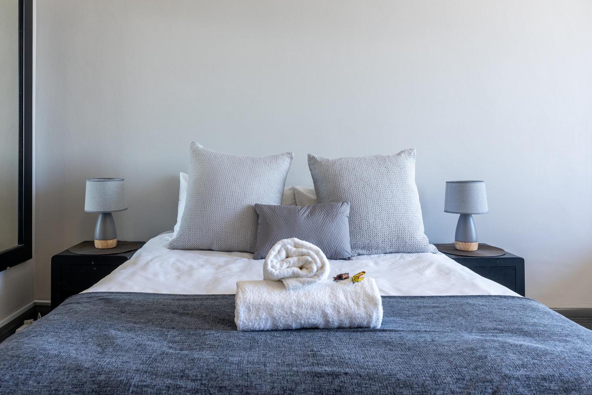 Apartment Four Seasons City Parkingpool Gym Cape Town