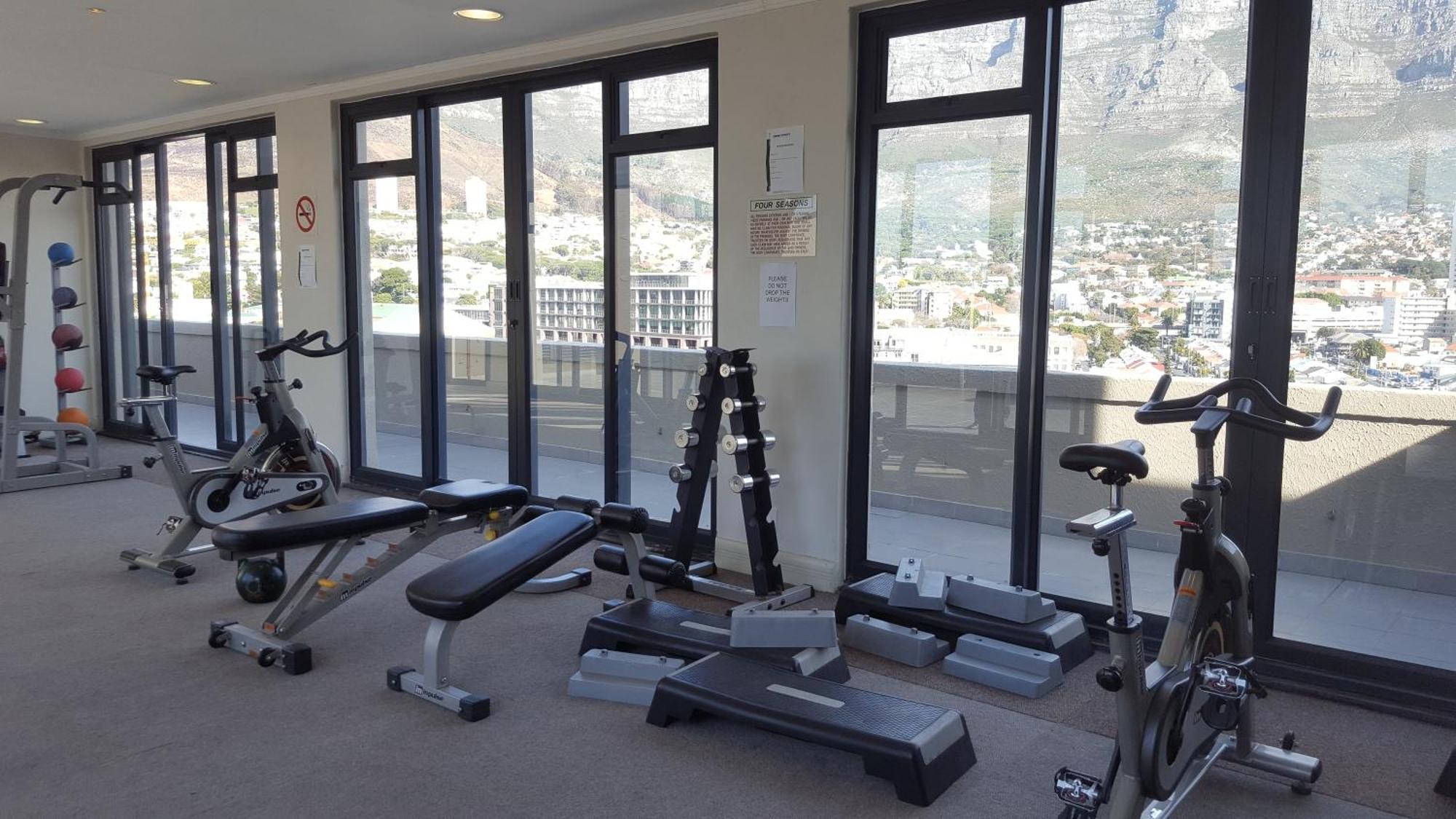 Four Seasons City Parkingpool Gym * Cape Town